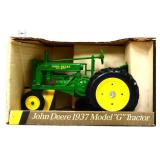 Die cast 1/16 John Deere Model G tractor in box