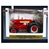 Die cast 1/16 IH W450 wide front tractor in box