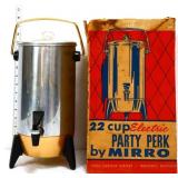 1967 Mirro 22 cup electric percolator in org box