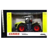 Die cast 1/32 Claas 5000 Xerion tractor in box