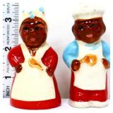 Pair vtg Americana 3in figural salt/pepper shakers