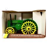 Diecast 1/16 John Deere 1953 Model D tractor w box