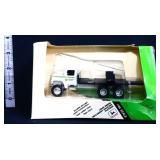 Die cast 1/64 John Deere flatbed truck in box