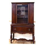 1920s 1 door china cabinet see photos