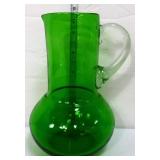 Vntg 11in emerald green pitchen w/ clear handle