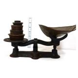 Vintage cast iron scale w/ weights