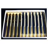 Lot of 12 vintage pens in box