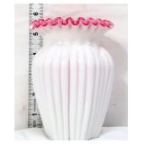 Fenton peach crest 5.5in ribbed vase
