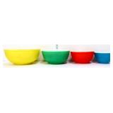 4 piece vntg Pyrex primary colors mixing bowl set