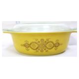Vntg Pyrex golden wreath #043 dish with lid