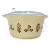Vntg Pyrex gold leaf #473 dish with lid