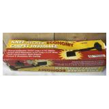 Knee Kicker Carpet Installer