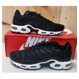 Nike Air Max Plus SE Size 8 w/ Box