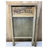 Atlantic No. 510 National Washboard w/ Glass