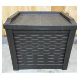 Suncast 22 Gallon Storage Seat