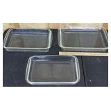 3 Pyrex Baking Dish Set- 1 has chip on handle