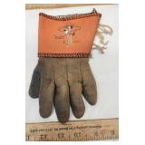 1 Huckleberry Hound Kids Glove