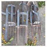 3 Mole Traps
