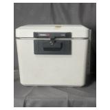 SENTRY FILE SAFE #1170 W/ KEYS