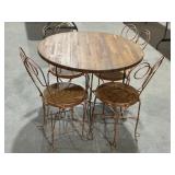 VINTAGE ICE CREAM PARLOR TABLE & CHAIRS W/ TWIST