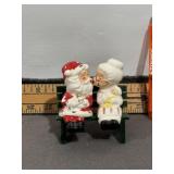 VINTAGE SANTA & MRS CLUAS KISSING SHAKER SET