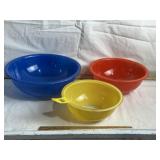 SET OF VINTAGE PYREX PRIMARY COLOR NESTING BOWLS