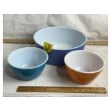 3 VINTAGE COLORED PYREX BOWLS