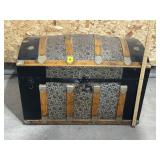 VINTAGER HUMPBACK STEAMER TRUCK W. WOOD BANDING