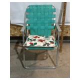 VINTAGE ALLUMMINUM WEBBED FOLDING LAWN CHAIR