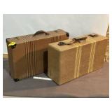 2 VINTAGE SUITCASES