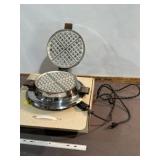 VINTAGE WAFFLE MAKER