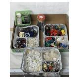 COLLECTION OF VINTAGE SEWING BUTTONS