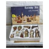 11PC PORCELAIN NATIVITY SET IN BOX