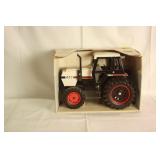 CASE TRACTOR WITH FRONT WHEEL ASSIST