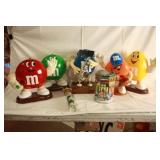 PLASTIC M & M DISPENSER COLLECTIBLES, RED, GREEN