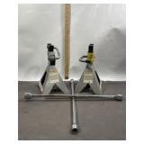 JACK STAND & LUG WRENCH