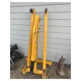 YELLOW ENGINE HOIST