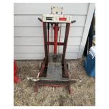 BLACKHAWK 1 1/2 TON BUMPER JACK, NOT WORKING