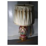 VINTAGE NEOCLASSICAL  PORCELAIN ROSE LAMP