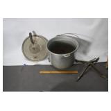 ANTIQUE ALUMINUM PRESSURE COOKER