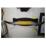 WALL MOUNTED COW HORN 28' END TO END