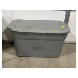 PLASTIC TUB W/ LID