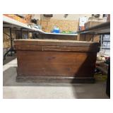 LARGE CARPENTER