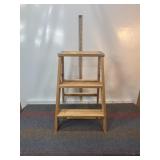 WERNER 2FT WOOD STEP STOOL