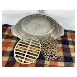 GRISWOLD ALLUMINUM OVAL ROASTER & TRIVETS, NO LID