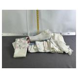 VINTAGE LINENS, PILLOW CASES, DOILIES