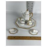 VNTG. WHITE PORCELAIN MINITURE TEA SET