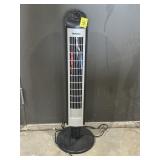 HOLMES STANDING FAN, 36" T, WORKS