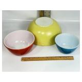 3 PYREX PRIMARY COLOR MIXING BOWLS