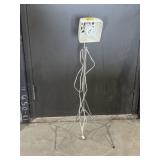 ADJUSTABLE FLOOR LAMP ON TRIPOD BASE